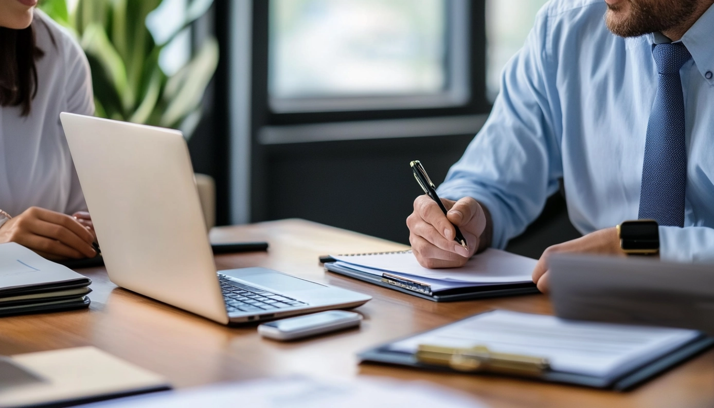 azienda in liquidazione e dipendenti La liquidazione di Hoepli è ufficiale: la conferma arriva dopo lo sciopero  dei dipendenti sotto la sede main image 1